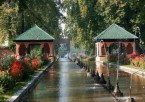 Srinagar Local Exploration – Gardens & Temples